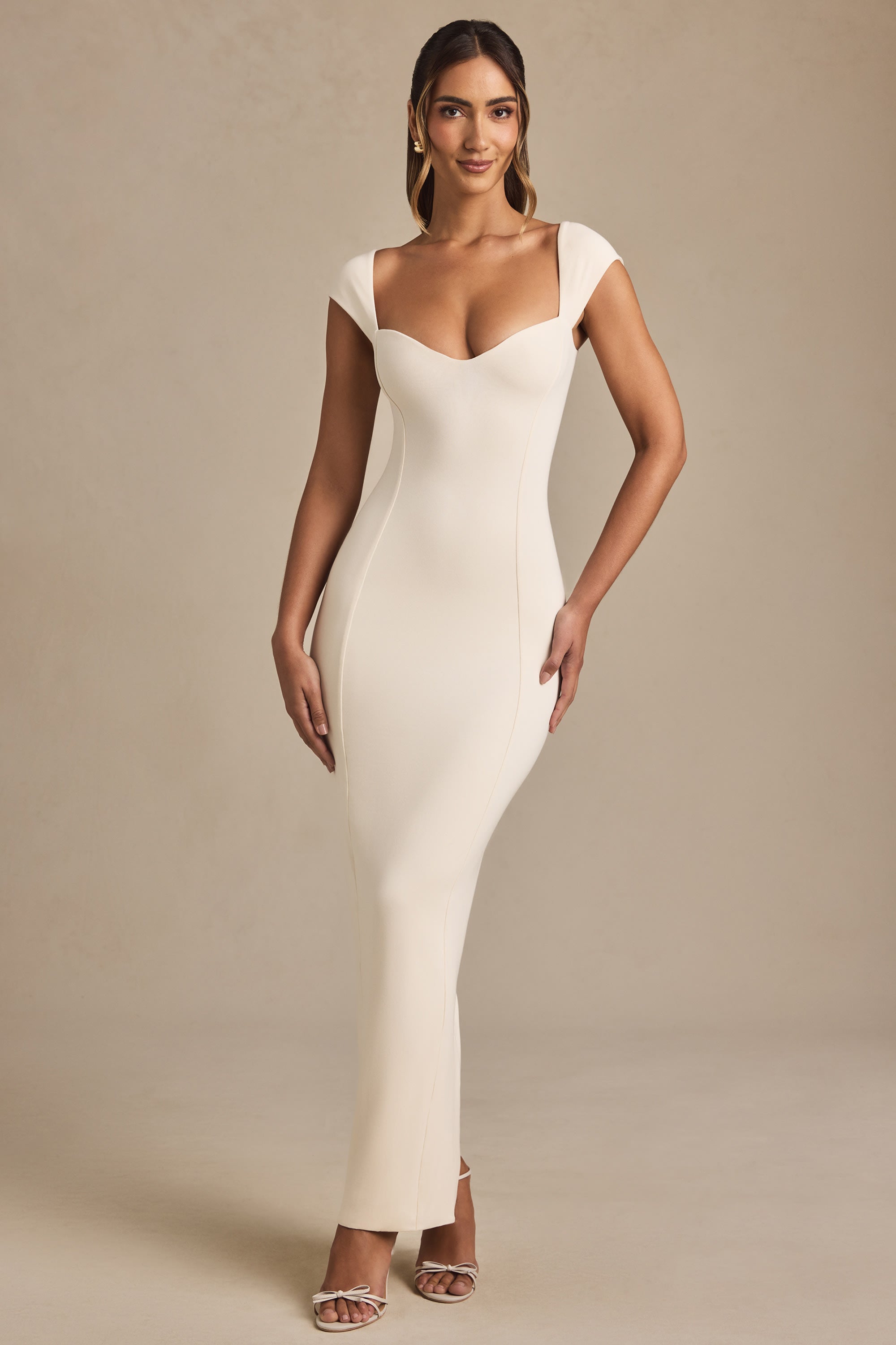 Dolcezza Sweetheart Neckline Maxi Dress in Ivory